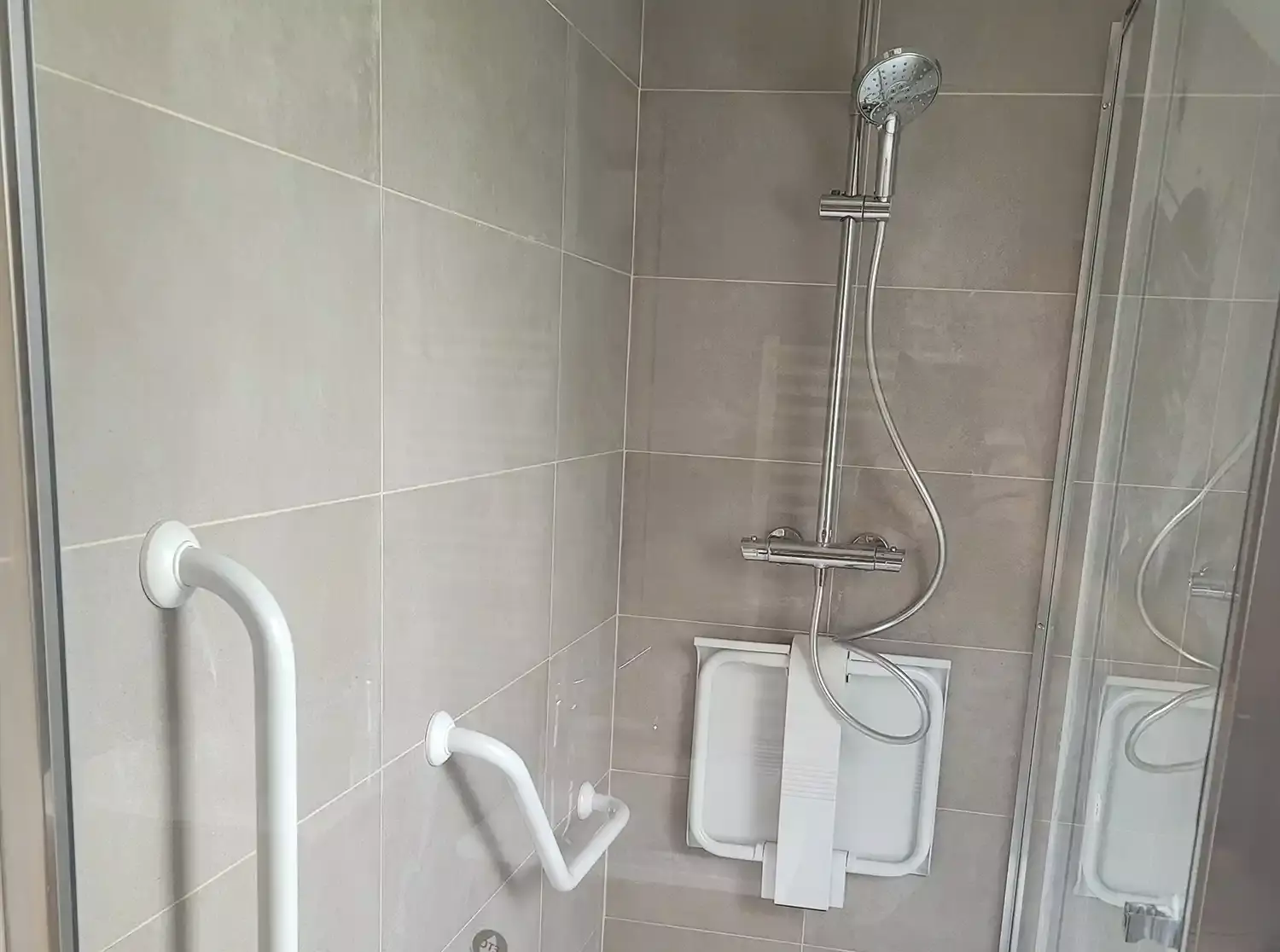 Aménagement salle de bain PMR